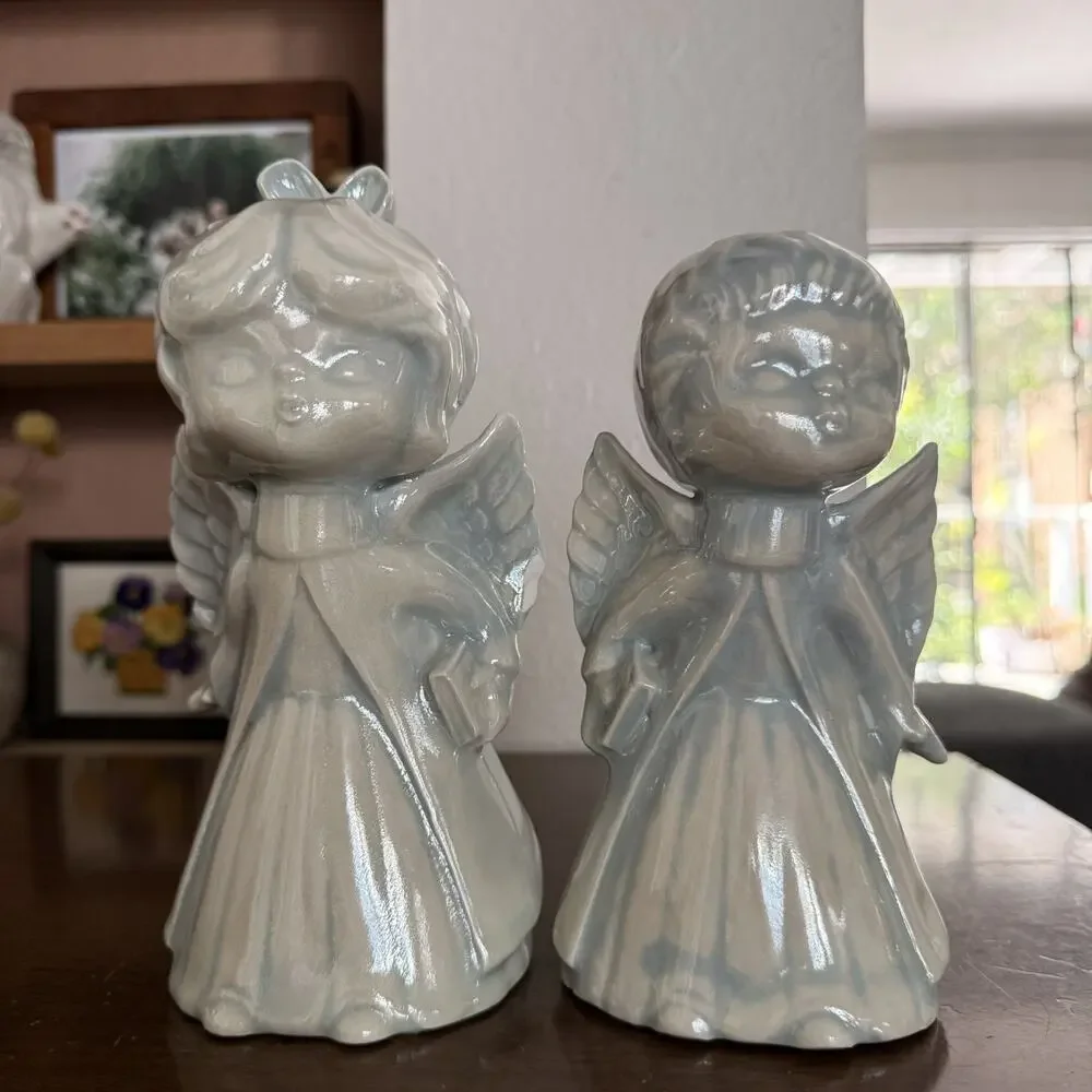 Vintage Kissing Angels Christmas Decoration 1982